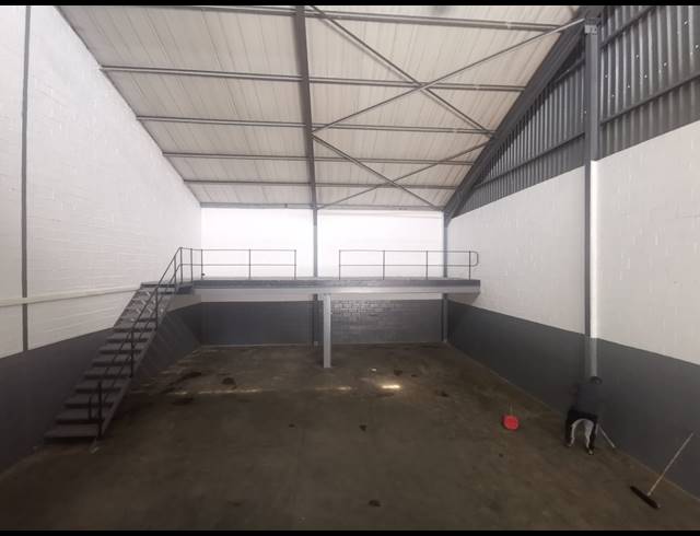 1,037M² WAREHOUSE TO LET IN AIRPORT INDUSTRIA